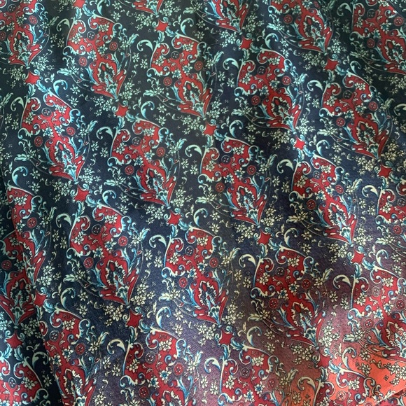 🎉HP🎉 Women’s Taylor & Sage Patterned Overpiece - Picture 6 of 7